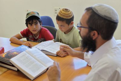 מבקר המדינה נגד שילוב הגרעינים התורניים בחמ"ד