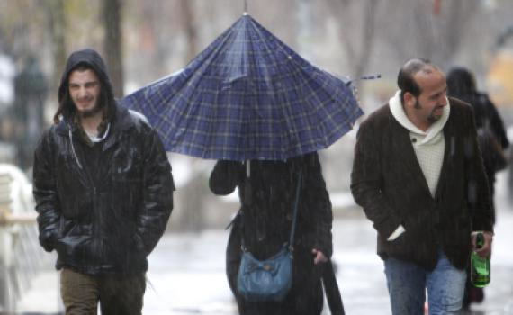 הרב, האם גשם שיורד בחודש אייר הוא סימן קללה?