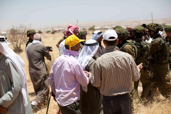 שלושה פעילי שמאל נעצרו לאחר שתקפו חיילים בתקוע