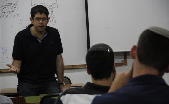 יריב אופנהיימר: "בתקשורת שומעים יותר את הימין"