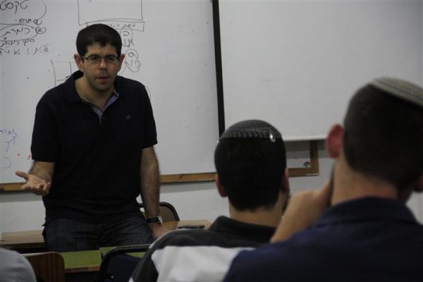 יריב אופנהיימר: "בתקשורת שומעים יותר את הימין"