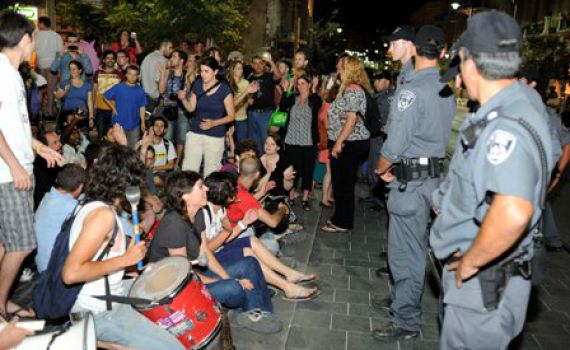 סכנה: אנרכיה מימין ומשמאל