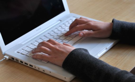 מטה בנט: אפליקציה חדשה לעזיבת הליכוד דרך המחשב