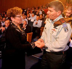 המשטרה עצרה חשוד בפריצה לביתה של מרים פרץ