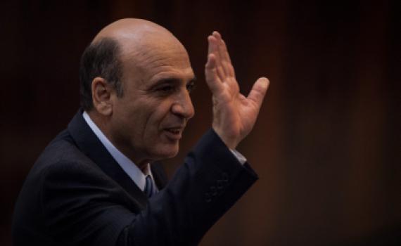 פירוק ועדת פלסנר: מופז מאיים לפרוש מהממשלה