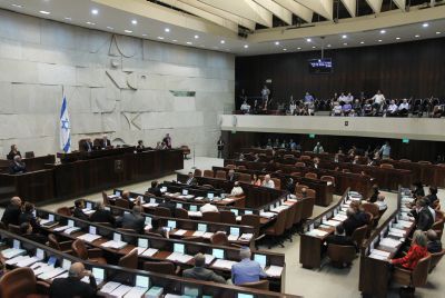 הכנסת דחתה את חוק שירות חובה לכל; מופז ופלסנר נעדרו