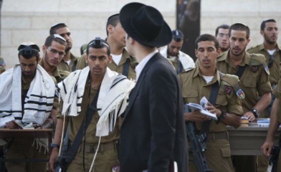 הח"כים הדתיים נועדו עם רבנים: למצוא חלופה לחוק טל