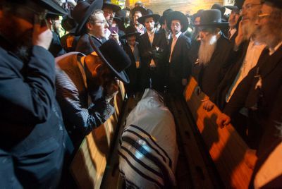 רבע מיליון איש ליוו את הרב אלישיב זצ"ל למנוחות