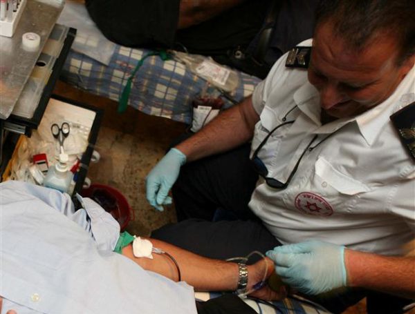 מה יותר חשוב לתרום דם או לצום בתענית ציבור?