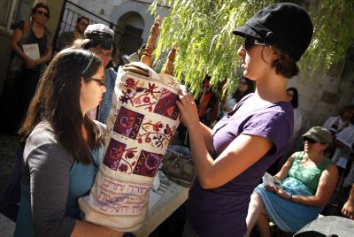 רב הכותל: אין ערך לתפילה שמחללת שם שמים