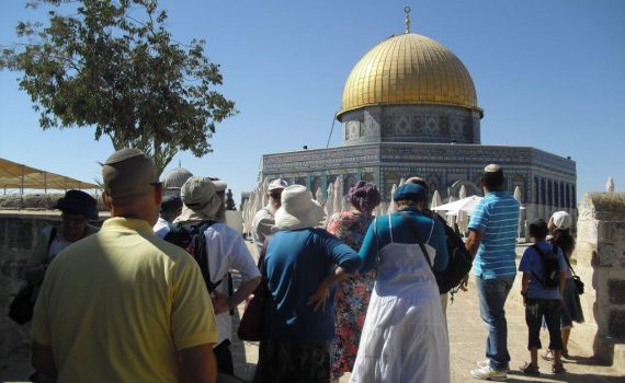 אחרי שמונה ימים: הר הבית שב ונפתח לכניסת יהודים