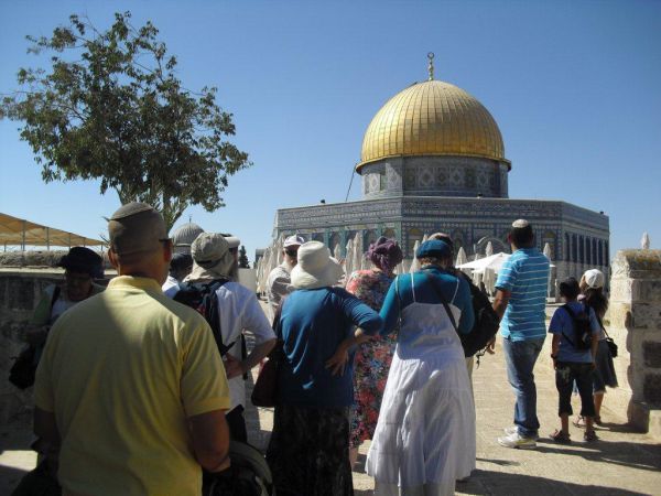 אחרי שמונה ימים: הר הבית שב ונפתח לכניסת יהודים