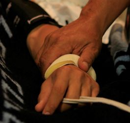 הבן מתחנן: בבקשה תתפללו על אבא שלי