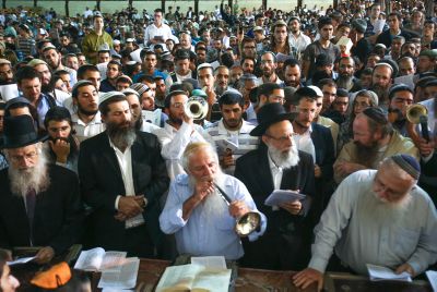 תמונות ממעמד התפילה והסליחות בכותל המערבי