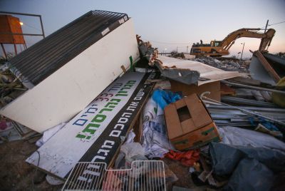 תכלה שנה וקללותיה: תמונות ההרס בישוב מגרון