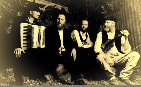 להאזנה: הלב והמעיין מנגנים חב"ד