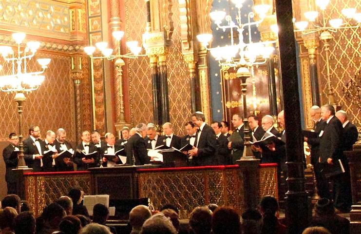 במוצאי מנוחה: גם האשכנזים מצטרפים לאמירת הסליחות