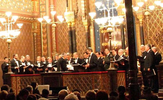 במוצאי מנוחה: גם האשכנזים מצטרפים לאמירת הסליחות