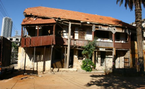 מה לעשות כשההורים מתנגדים שאפגש עם בחור עני?