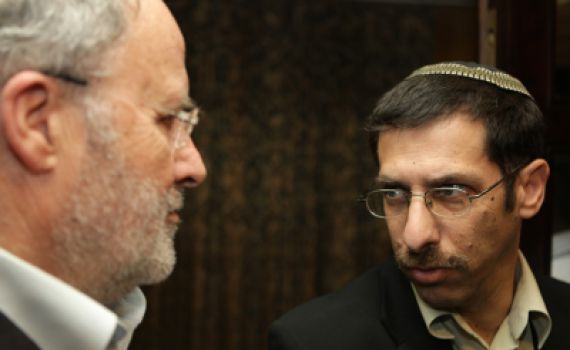 אורבך: הסיכויים של אורלב פוחתים; אורלב: טירון פוליטי