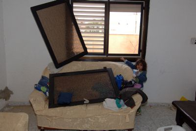 יותר מ-50 רקטות נורו לישובי עוטף עזה; 2 פצועים קשה