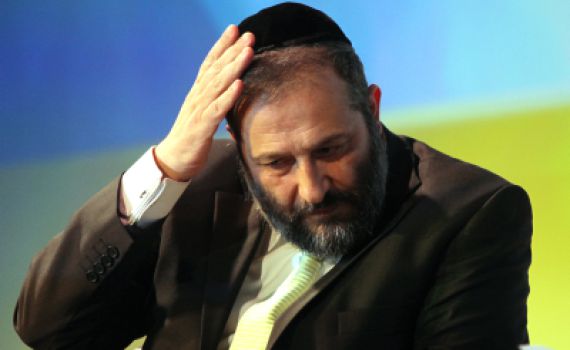 דרעי נגד הרב אמסלם: היחיד שלא שירת בצה"ל