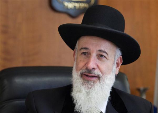 הרב מצגר: לא להגיע לקבר רחל מיד בצאת השבת