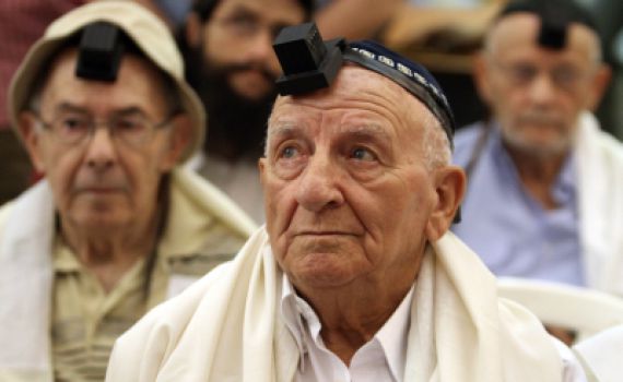 הנקמה בגרמנים: ניצולי שואה חגגו 'בר מצוה' בכותל