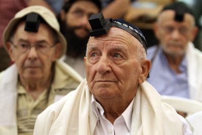 הנקמה בגרמנים: ניצולי שואה חגגו 'בר מצוה' בכותל