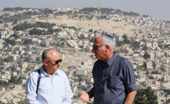 "השתוללות ובניה פרועה ובלתי חוקית והכל בהנחיית רוה"מ"