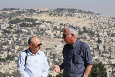 "השתוללות ובניה פרועה ובלתי חוקית והכל בהנחיית רוה"מ"