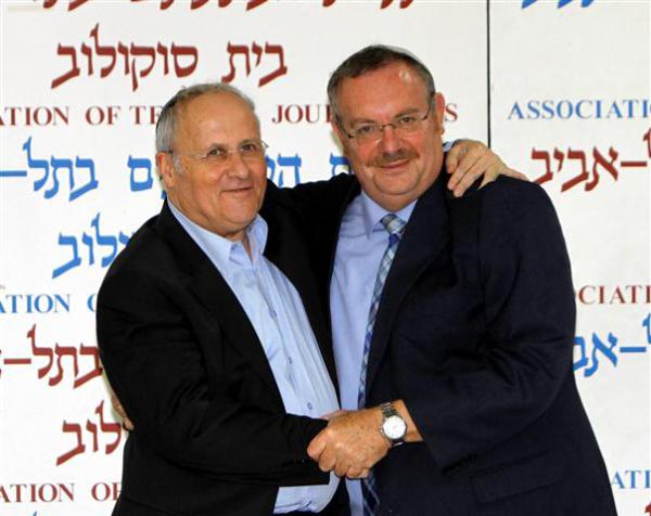 עתירה: לפרסם את ההסכם בין אורלב להרשקוביץ