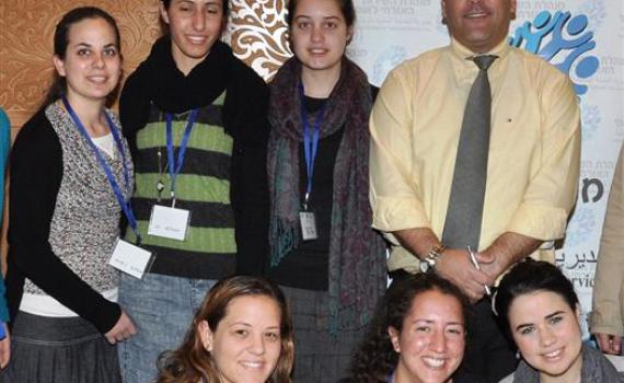 פניה: תנו לבנות השירות הלאומי בחו"ל להצביע בבחירות