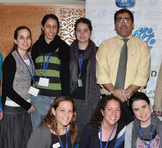 פניה: תנו לבנות השירות הלאומי בחו"ל להצביע בבחירות