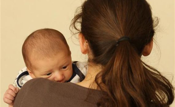 שו"ת: שהאמא תוציא את הילד המפריע מבית הכנסת