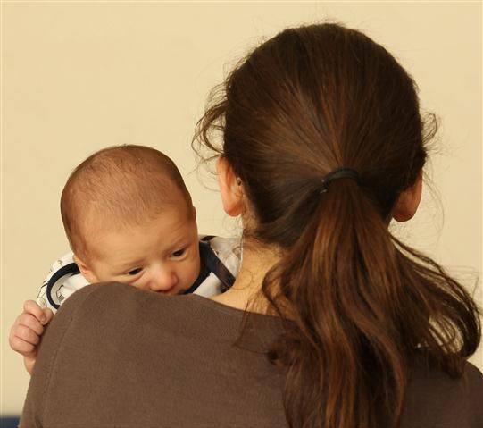 שו"ת: שהאמא תוציא את הילד המפריע מבית הכנסת