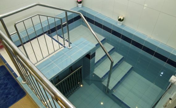 נוהל חדש במקוואות: אסור לבלנית לתחקר טובלות