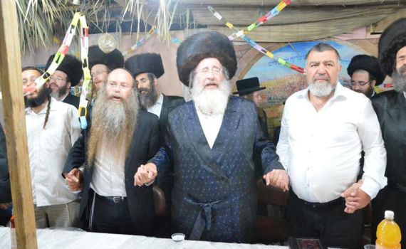 אושפיזין בשומרון: האדמו"ר מספינקא ערך טיש ביצהר