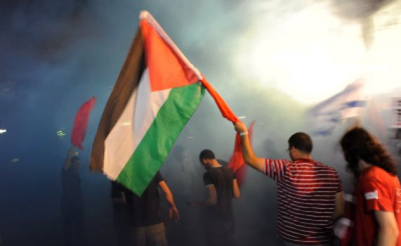 מחר: אלדד ובן ארי ישרפו דגלי אש"ף מול מטה האו"ם