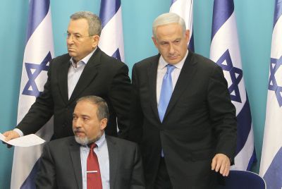 "הציר נתניהו – ברק – הרצוג עובד ללא הפסקה"