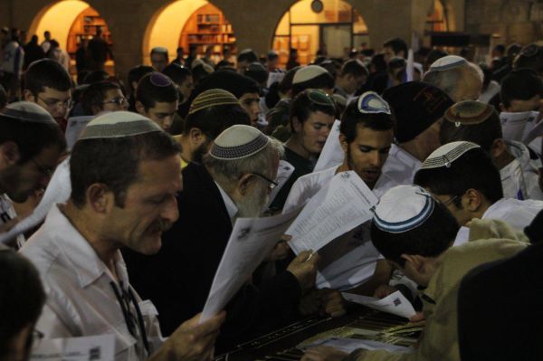 חי: התפילה והזעקה בכותל להצלחת חיילי צה"ל