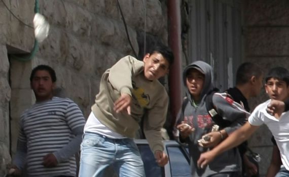 ערבים תקפו באבנים את צעדת חג החנוכה בעיר לוד