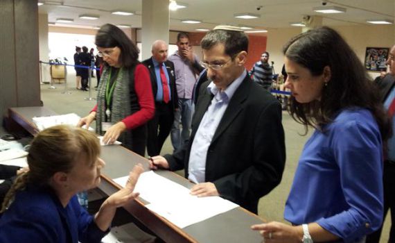 מפלגות הימין הגישו רשימות; העבודה והחרדים יחכו למחר