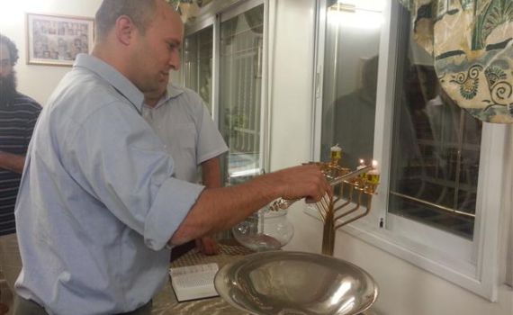 "בית עזרא מסמל את שלטון הפקידים שחייב להסתיים"