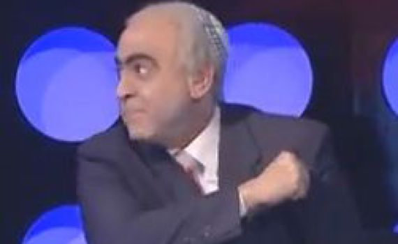 צוחקים על נסים משעל: "קאט! רואים לי את הכיפה"