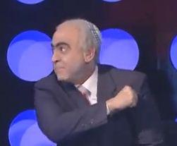 צוחקים על נסים משעל: "קאט! רואים לי את הכיפה"