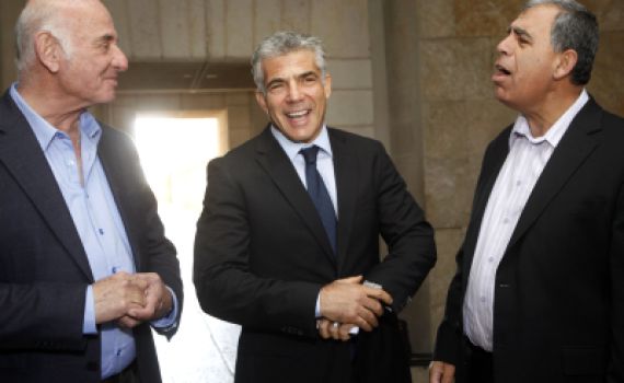 אופס: יאיר לפיד מכנה עצמו נודניק שמבקש תהילה