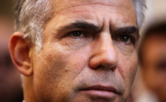 גיוס החרדים: בנט נגד הרב הרשקוביץ; לפיד נגד עצמו