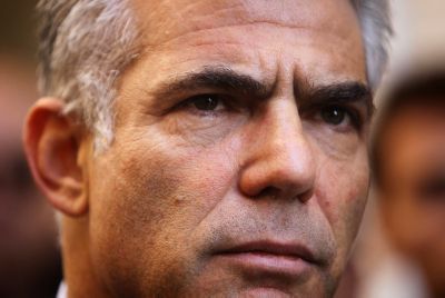 גיוס החרדים: בנט נגד הרב הרשקוביץ; לפיד נגד עצמו