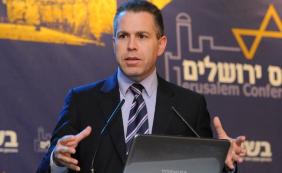 השר ארדן על התקפת בנט: "זה לא ירי בתוך הנגמ"ש?!"